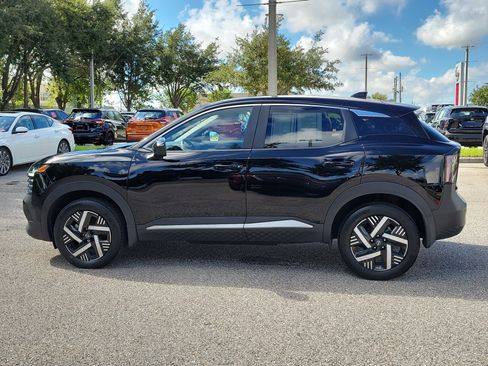 Certified 2025 Nissan Kicks SV w/ Illumination Package FWD image 8