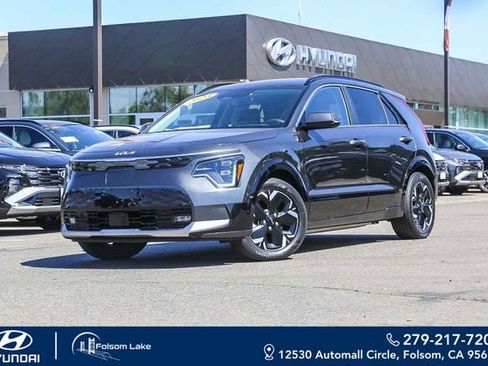 Used 2023 Kia Niro Wave FWD image 1