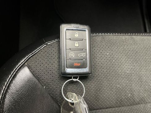 Used 2022 Jeep Grand Cherokee Altitude AWD/4WD image 26