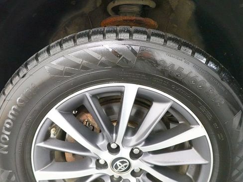 Used 2019 Toyota Highlander XLE AWD/4WD image 39