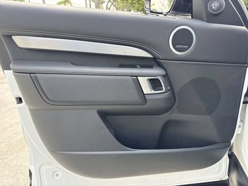 Used 2022 Land Rover Discovery S R-Dynamic AWD/4WD image 13