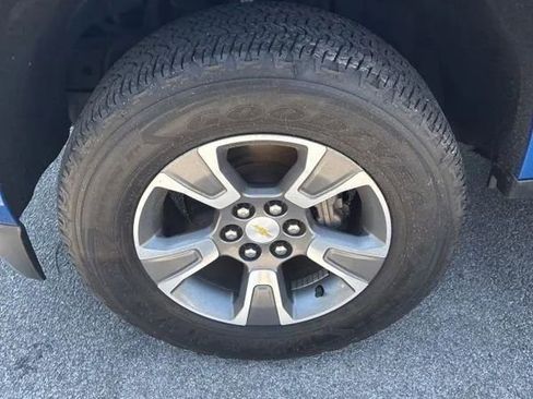Used 2018 Chevrolet Colorado Z71 AWD/4WD image 11