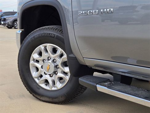 Used 2025 Chevrolet Silverado 2500 LTZ w/ LTZ Convenience Package image 29