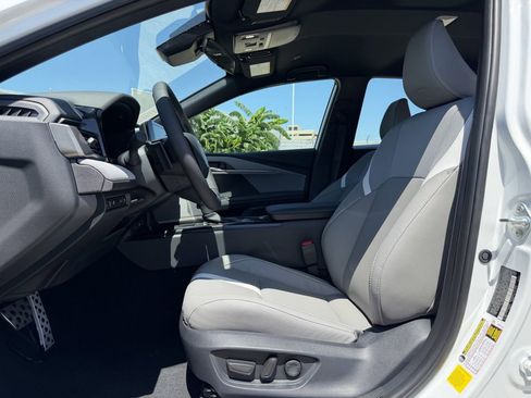 Used 2026 Toyota Camry SE FWD image 27