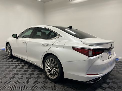 Used 2022 Lexus ES 350 Ultra Luxury image 11