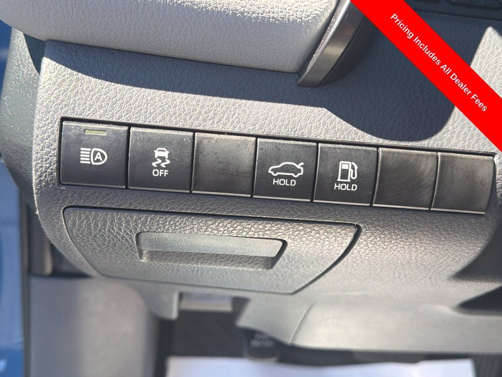 Used 2024 Toyota Camry SE FWD image 9
