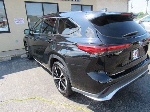 Used 2021 Toyota Highlander XSE AWD/4WD image 5