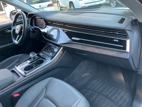 Used 2020 Audi Q8 Premium Plus w/ Premium Plus Package AWD/4WD image 24