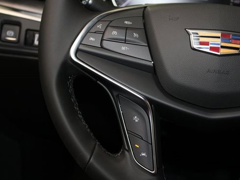 New 2025 Cadillac XT5 Luxury image 16