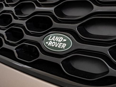 Used 2023 Land Rover Discovery HSE R-Dynamic image 3