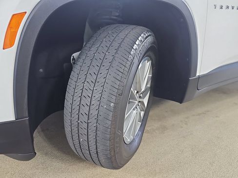 Used 2023 Chevrolet Traverse LT w/ LPO, Floor Liner Package AWD/4WD image 39