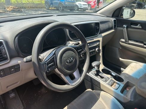 Used 2021 Kia Sportage LX FWD image 9