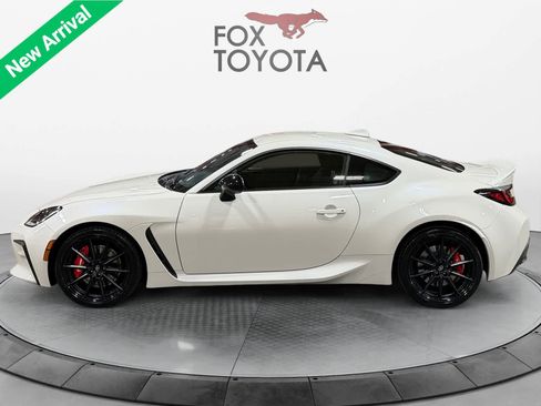 Used 2025 Toyota GR86 Premium w/ Performance Package RWD image 3