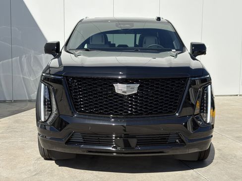 New 2026 Cadillac Escalade Platinum Sport AWD/4WD image 3