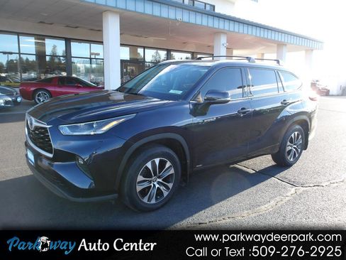 Used 2021 Toyota Highlander XLE image 1