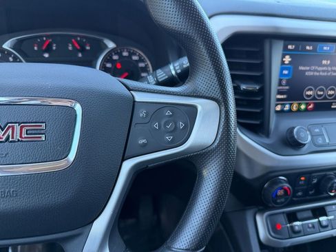 Used 2022 GMC Acadia SLE FWD image 16