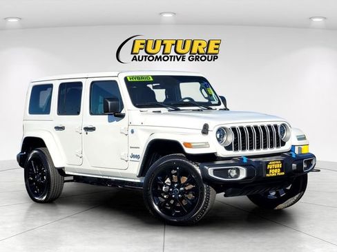 Used 2024 Jeep Wrangler Unlimited Sahara AWD/4WD image 1