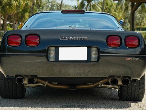 Used 1990 Chevrolet Corvette ZR-1 RWD image 19