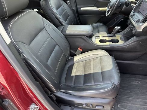 Used 2019 GMC Acadia Denali w/ Technology Package AWD/4WD image 29