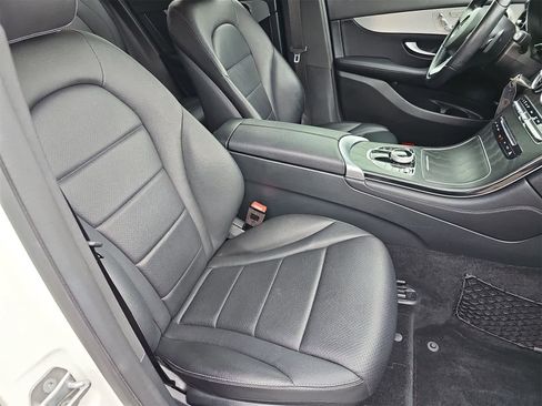 Used 2019 Mercedes-Benz GLC 300 4MATIC image 35