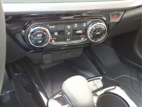 New 2026 Chevrolet Trax ACTIV w/ Sunroof Package image 19