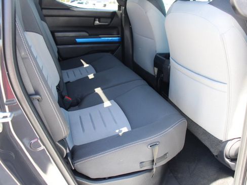 Used 2025 Toyota Tacoma TRD Sport image 18