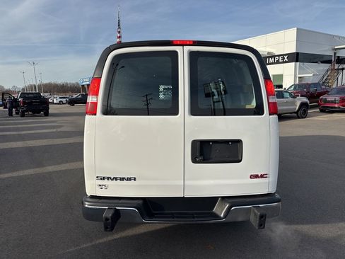 Used 2024 GMC Savana 2500 w/ Driver Convenience Package image 4