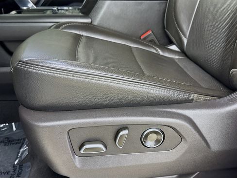 Used 2025 GMC Sierra 3500 Denali w/ Denali Reserve Package image 20