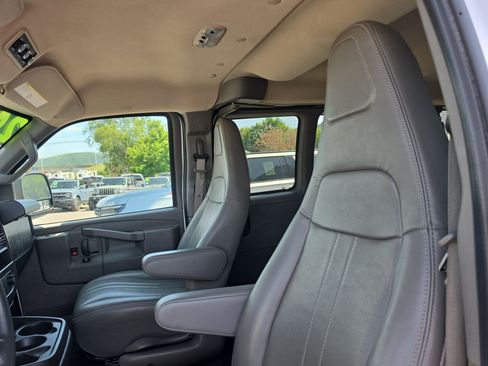 Used 2024 Chevrolet Express 3500 LS RWD image 12