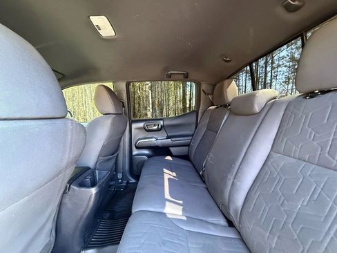 Used 2019 Toyota Tacoma TRD Sport w/ Technology Package image 23