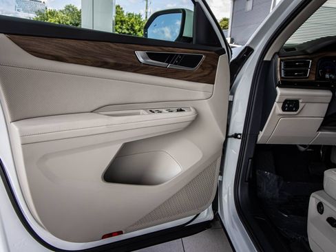New 2026 Volkswagen Atlas SE FWD image 22