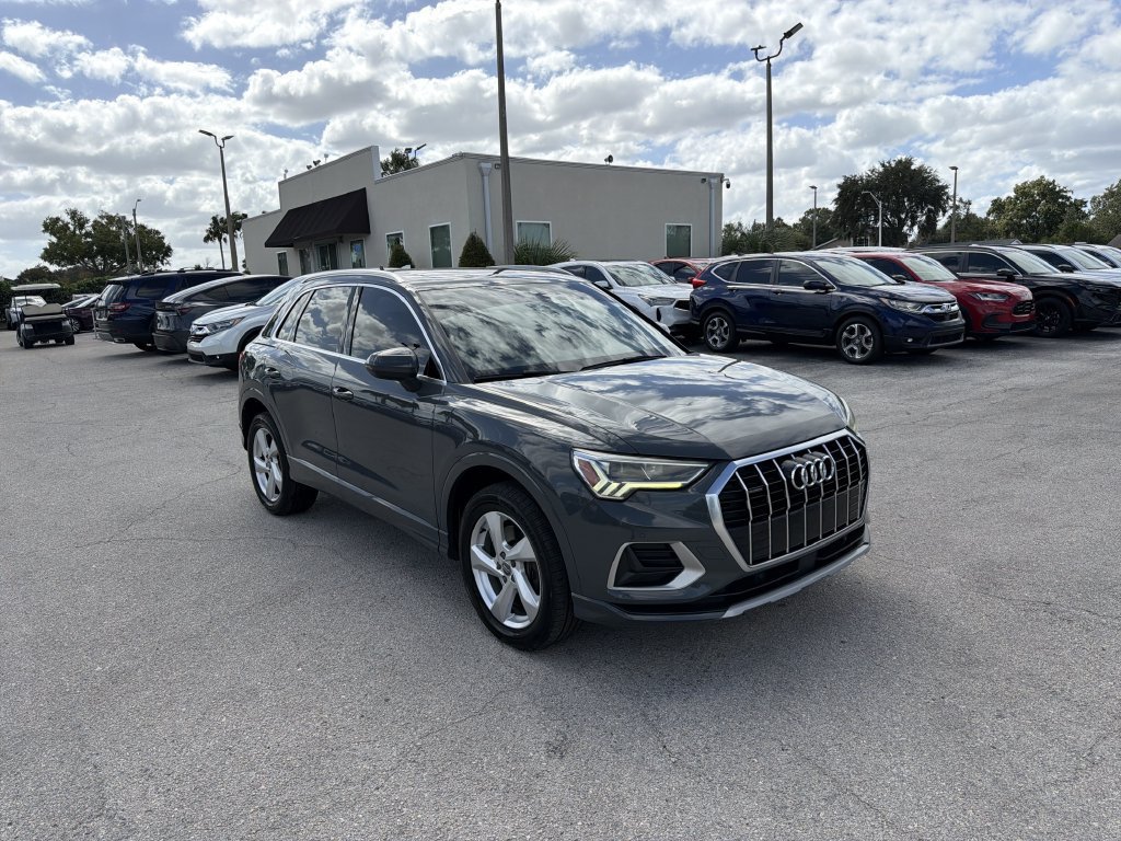 Used 2019 Audi Q3 2.0T Premium Plus w/ Premium Plus Package AWD/4WD image 1