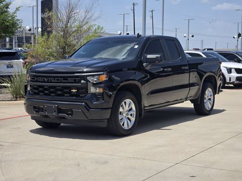 Used 2025 Chevrolet Silverado 1500 Custom RWD image 2