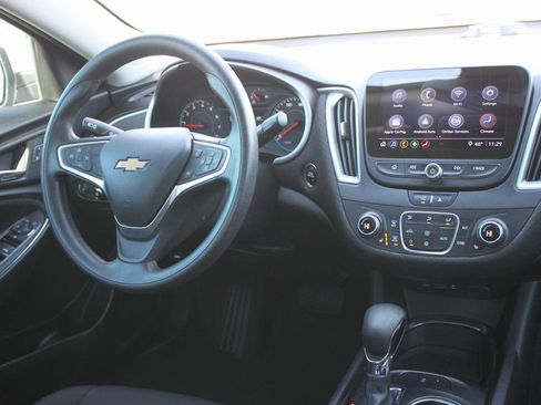 Used 2022 Chevrolet Malibu LT image 9