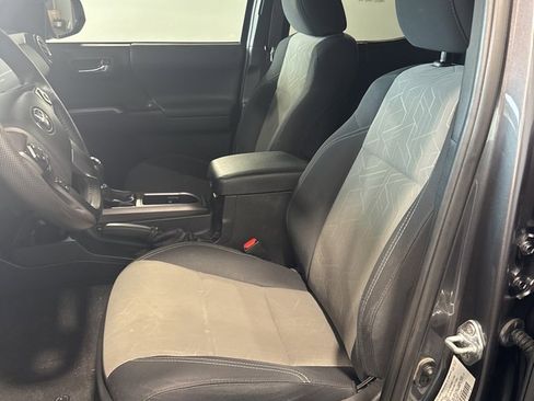 Used 2021 Toyota Tacoma TRD Sport image 36