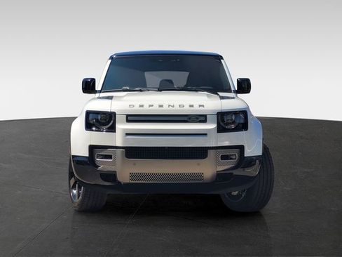 Used 2025 Land Rover Defender 110 X-Dynamic SE image 2