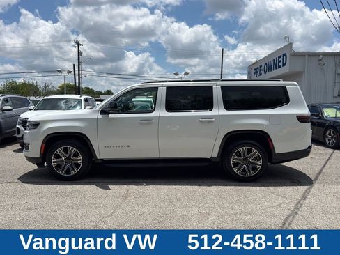 Used 2024 Jeep Wagoneer L Series II RWD image 9
