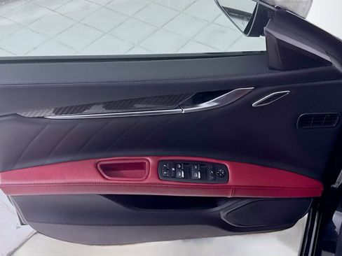 Used 2022 Maserati Ghibli Modena image 15