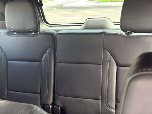 Used 2025 Chevrolet Tahoe Z71 AWD/4WD image 29