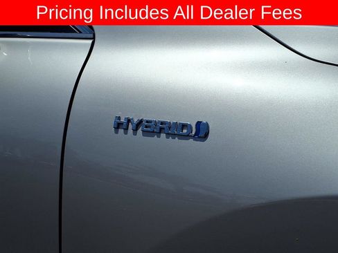 Used 2021 Toyota Venza XLE w/ Softex Package AWD/4WD image 10