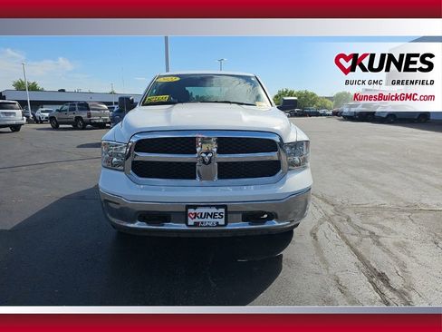 Used 2022 RAM 1500 Classic SLT AWD/4WD image 12