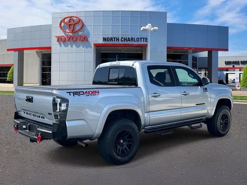 Used 2023 Toyota Tacoma TRD Sport w/ TRD Premium Sport Package AWD/4WD image 8