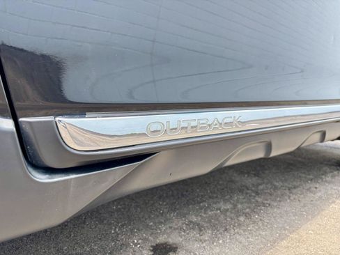 Used 2018 Subaru Outback 3.6R Touring AWD/4WD image 26