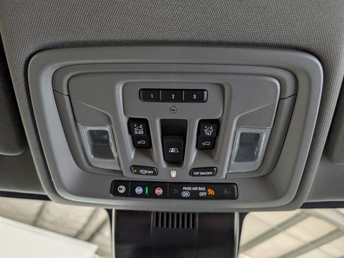 Used 2024 GMC Sierra 2500 Denali w/ Technology Package AWD/4WD image 29