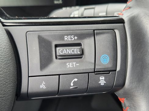 Used 2025 Nissan Kicks SR AWD/4WD image 22
