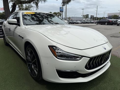 Used 2019 Maserati Ghibli GranLusso RWD image 3