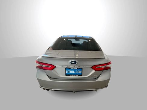 Used 2020 Toyota Camry SE image 7