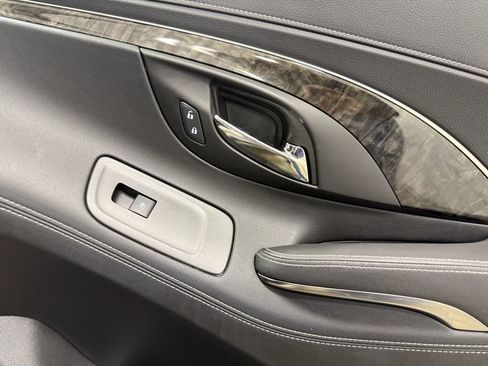 Used 2014 Buick LaCrosse Leather w/ Driver Confidence Package image 26
