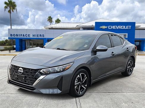 Used 2025 Nissan Sentra SV image 2