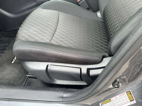 Used 2020 Nissan Rogue S FWD image 18